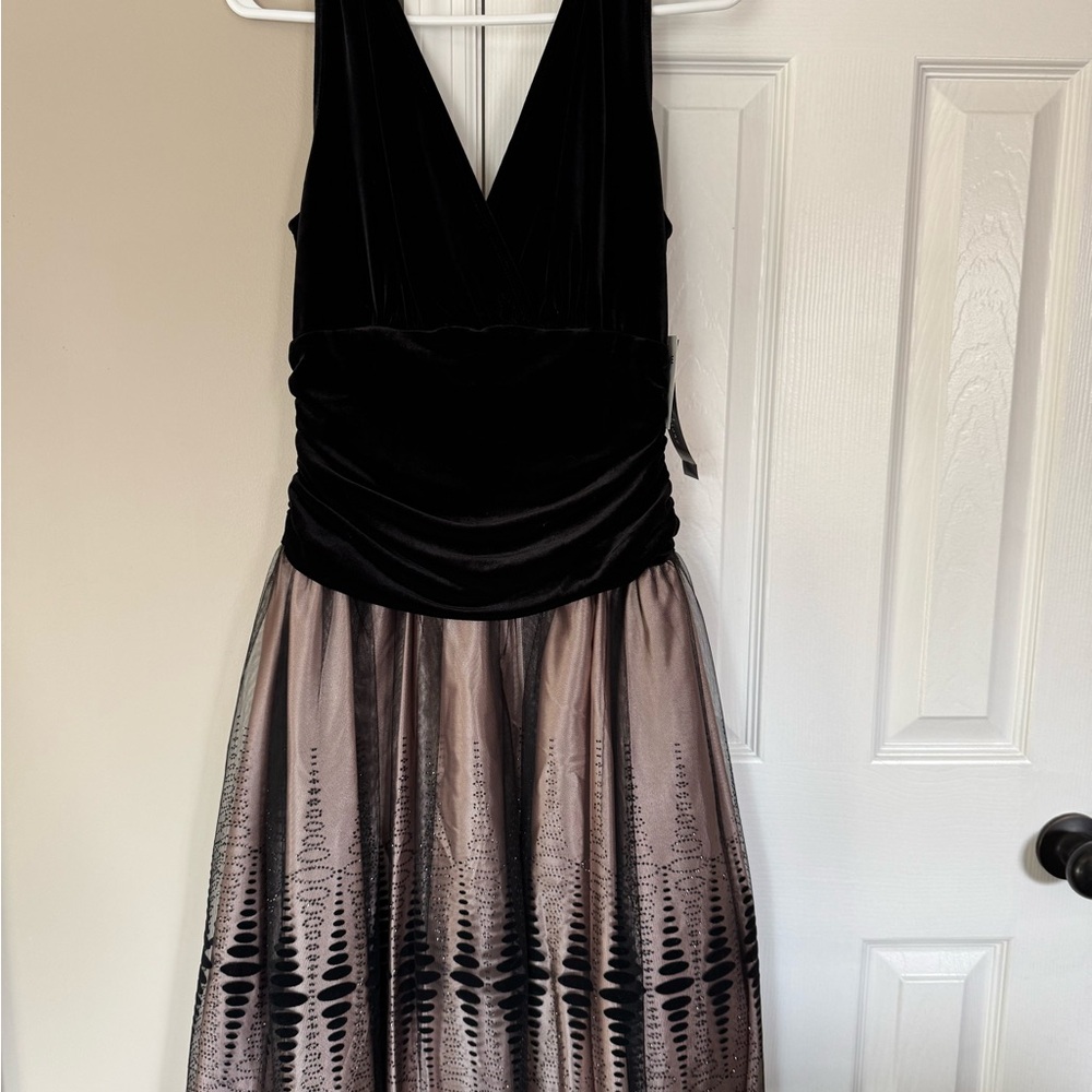 SL Fashions Black and Cream Ruched Tiered Cocktail Dress